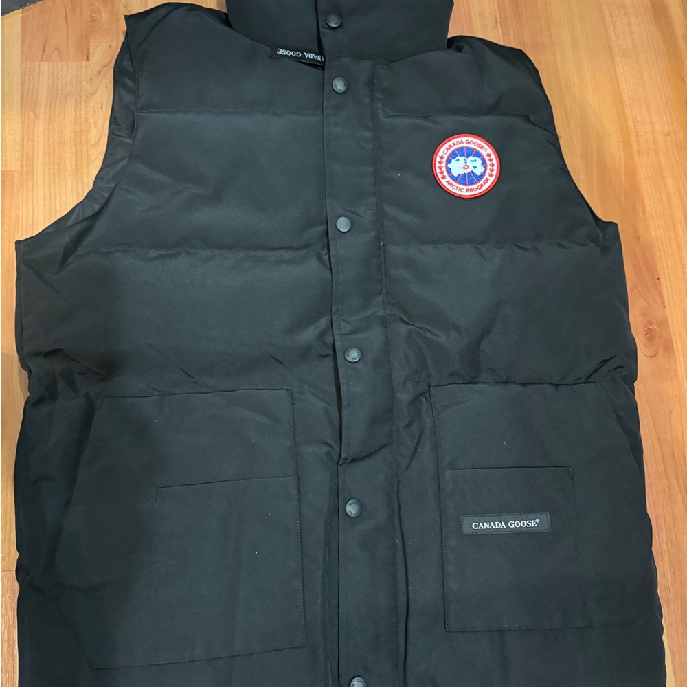 canada goose vest size large brand new with bag authentic